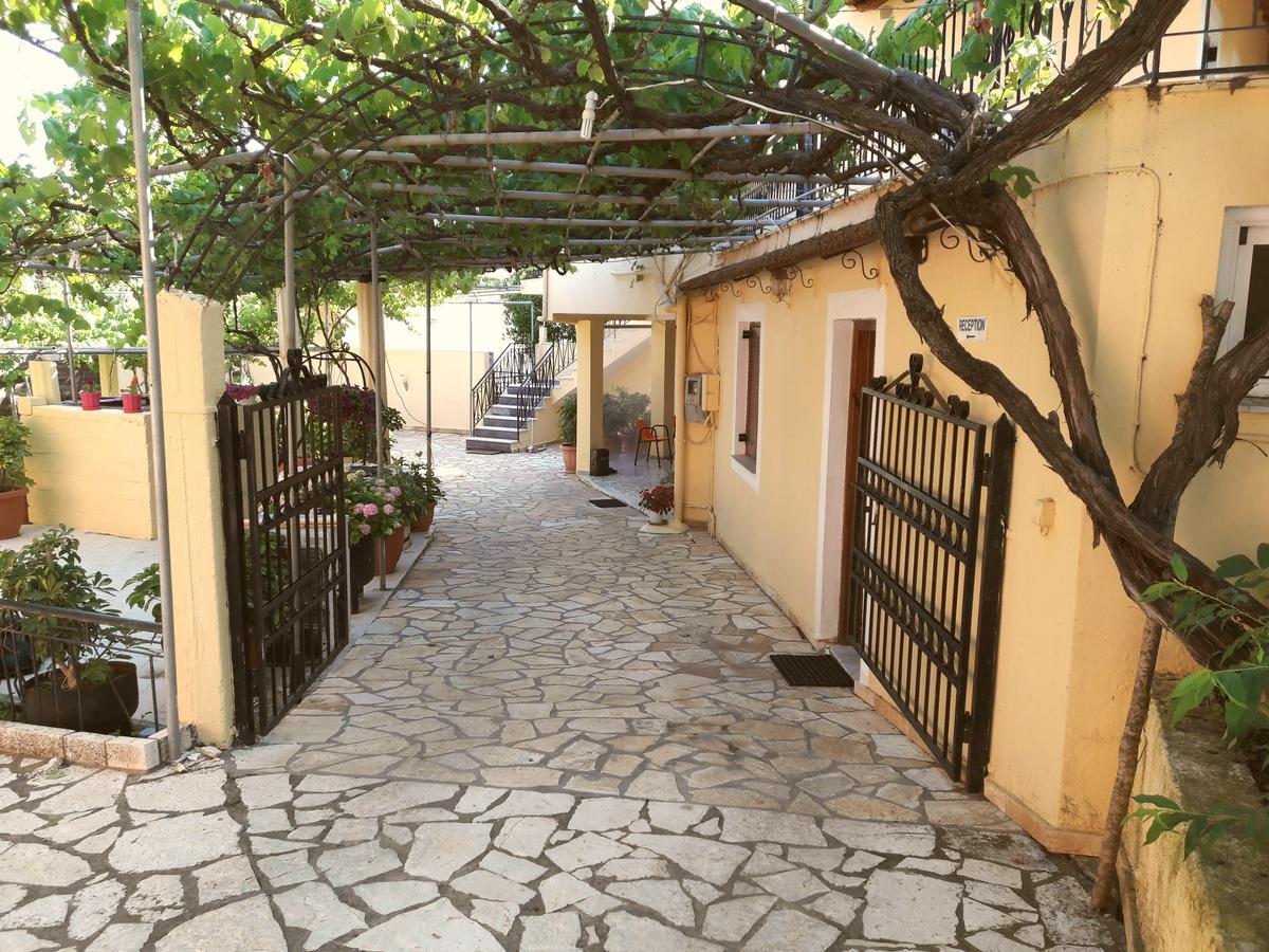 Bungalows Niki Acharavi  Exterior photo